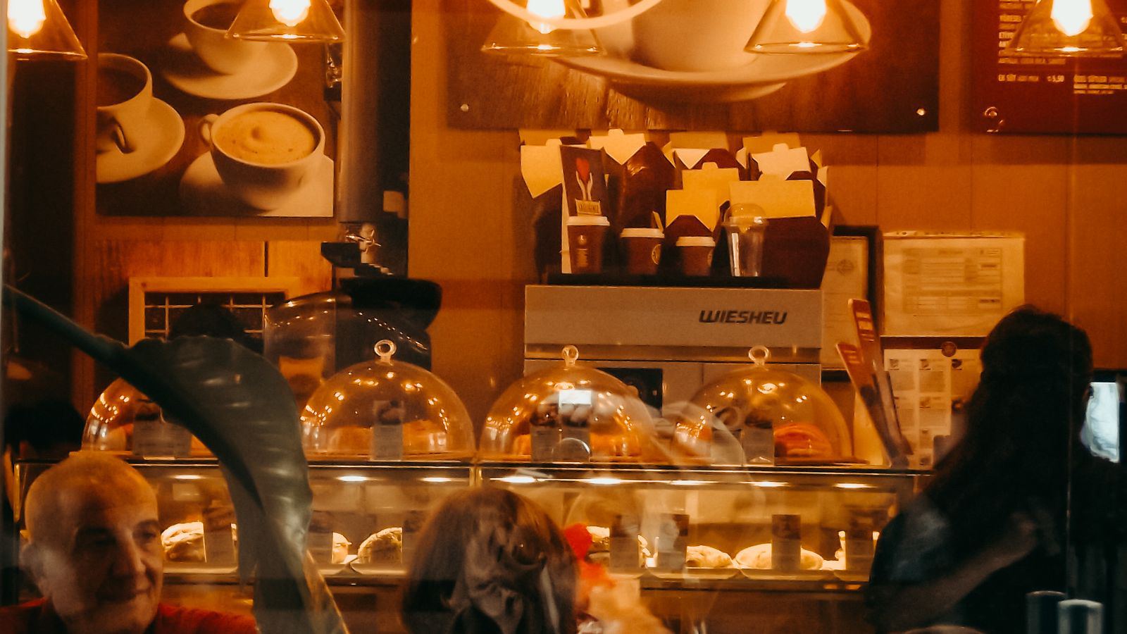 The BLOOM counter at opening hour